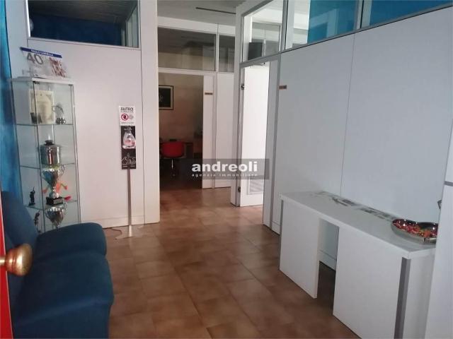 Ufficio in vendita a Marche, Ancona