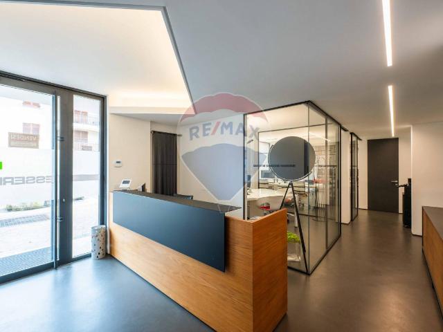 Ufficio in vendita a Lallio, Lombardia