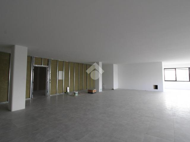 Ufficio in vendita a Lallio, Lombardia
