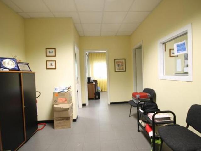 Locale Commerciale in vendita a Capannori, Toscana