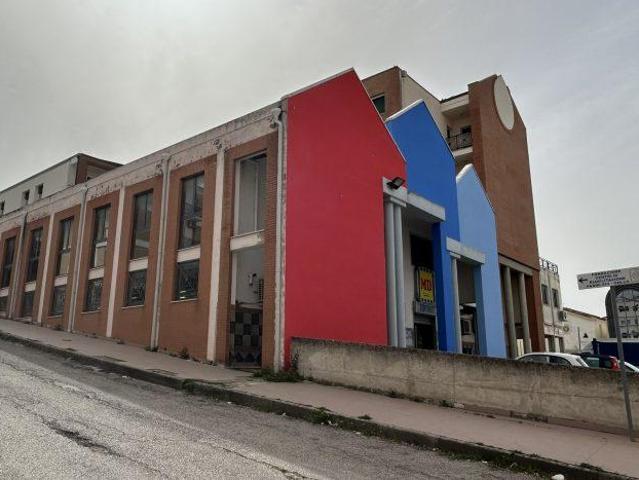 Ufficio in vendita a Larino, Molise