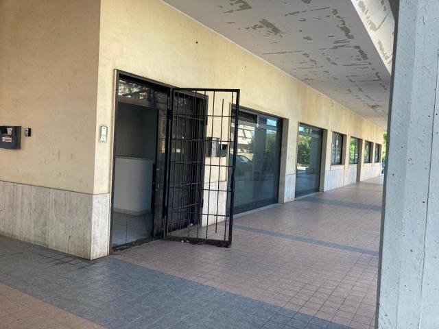 Ufficio in vendita a Goretti, Latina