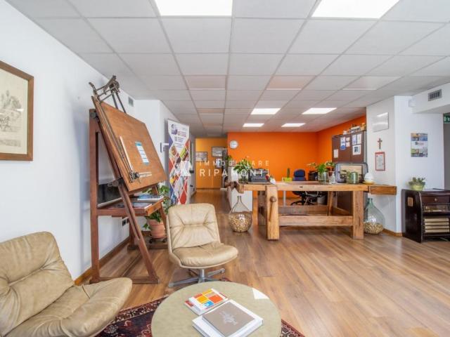 Ufficio in vendita a Caleotto, Lecco
