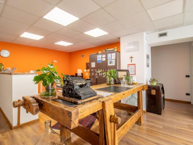 Ufficio in vendita a Caleotto, Lecco