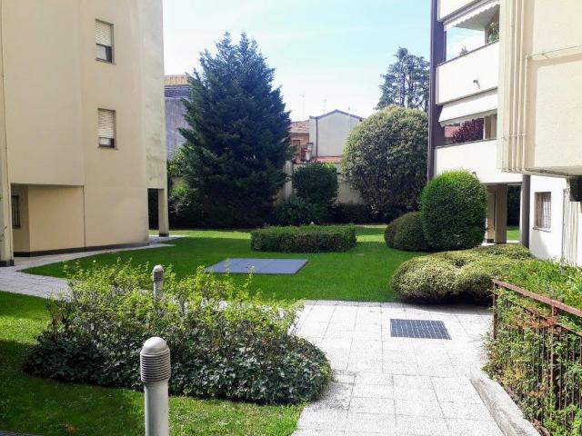 Ufficio in vendita a Oltresempione, Legnano