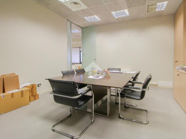 Ufficio in vendita a Leno, Lombardia