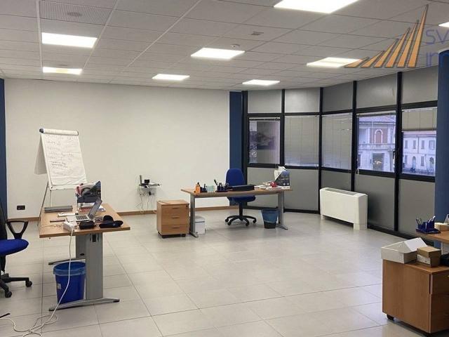 Ufficio in vendita a Lissone, Lombardia
