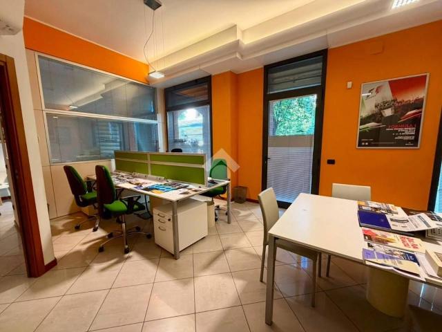 Ufficio in vendita a Cascina Convenio, Lissone