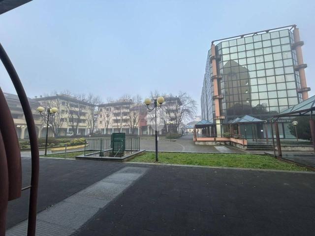 Ufficio in vendita a Lissone, Lombardia