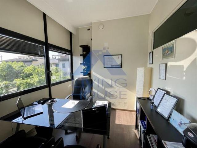 Ufficio in vendita a Lissone, Lombardia