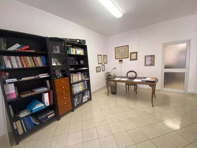 Ufficio in affitto a Livorno, Toscana