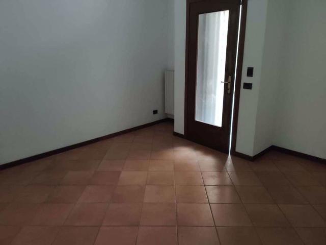 Ufficio in vendita a Revellino, Lodi