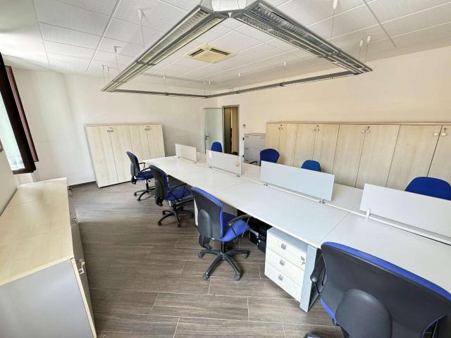 Ufficio in vendita a Marche, Ancona