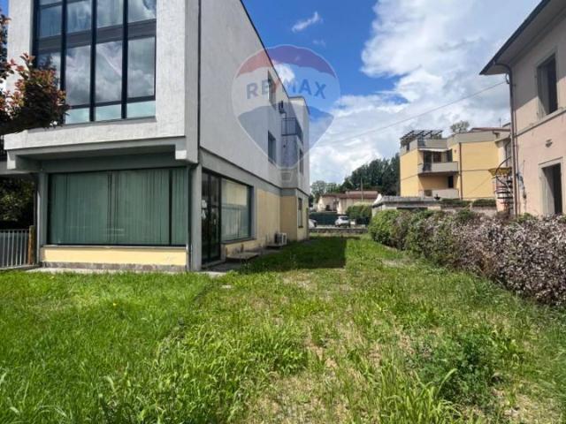 Ufficio in vendita a Sant'Anna, Bagni Di Lucca Ponte