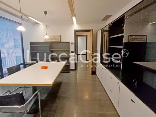 Ufficio in vendita a Sant'Anna, Bagni Di Lucca Ponte