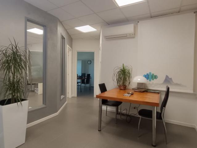 Ufficio in vendita a Capannori, Toscana