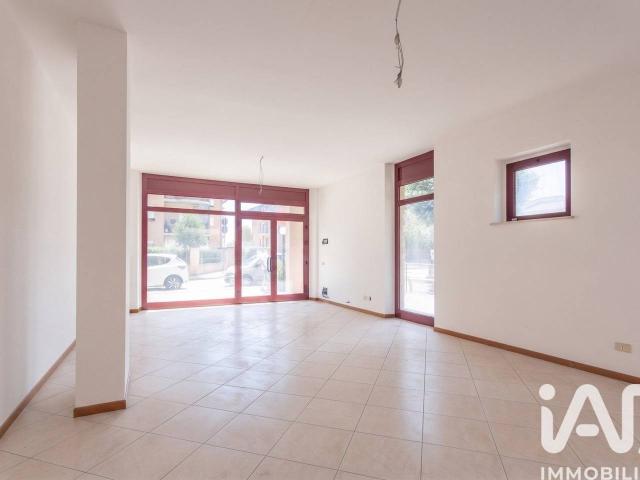 Ufficio in vendita a Casette Verdini, Pollenza