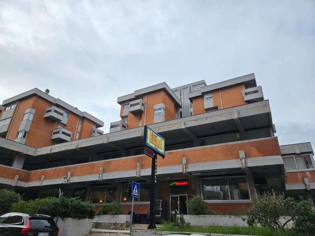 Ufficio in vendita a Colleverde, Marche