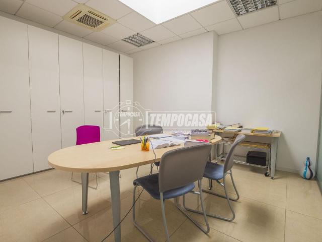 Ufficio in vendita a Marche, Macerata
