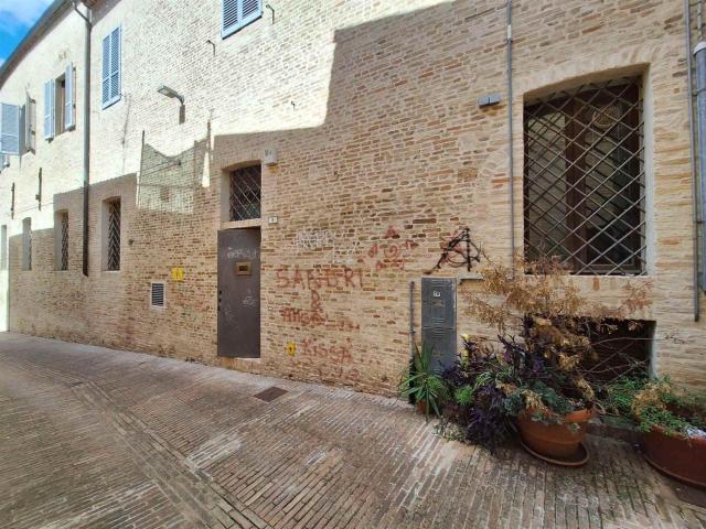 Ufficio in vendita a Centro storico, Marche