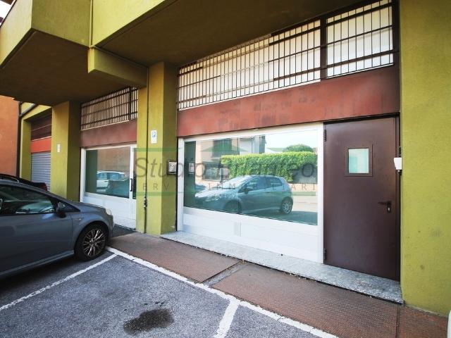 Ufficio in vendita a Macherio, Lombardia