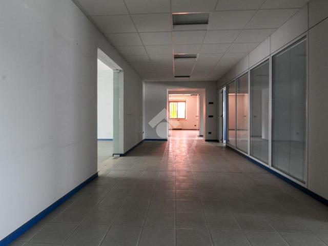 Ufficio in vendita a Manerbio, Lombardia