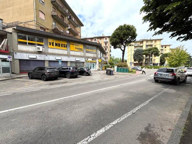 Ufficio in vendita a Mariano Comense, Lombardia