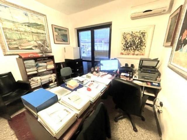 Ufficio in vendita a Marina Di Massa, Toscana