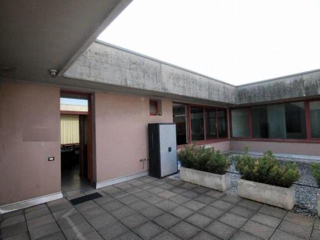 Ufficio in vendita a Capannori, Toscana