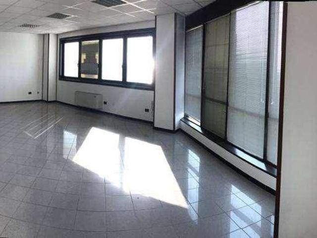 Ufficio in vendita a Marmirolo, Lombardia
