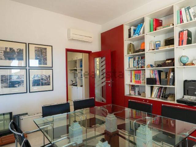 Ufficio in vendita a San Leonardo, Marina Di Massa