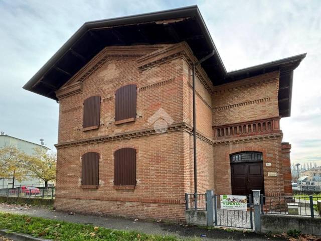 Ufficio in vendita a Massa Lombarda, Ravenna