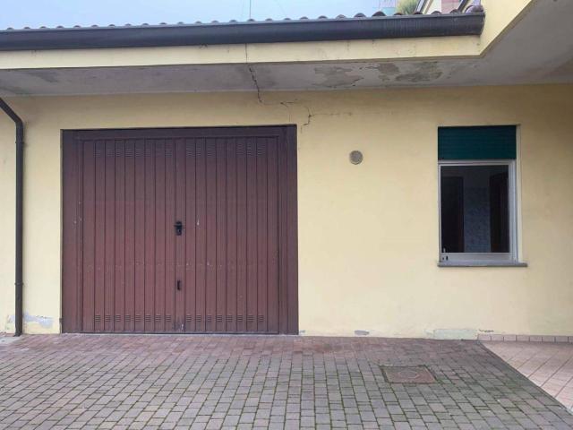 Ufficio in vendita a Mede, Pavia