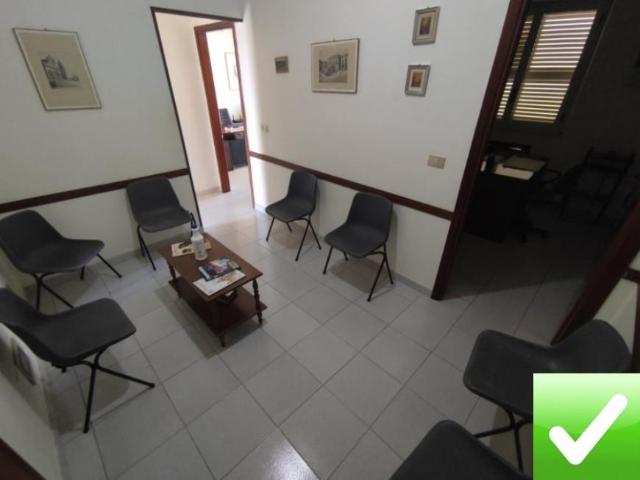Ufficio in vendita a Calabria, Reggio Calabria