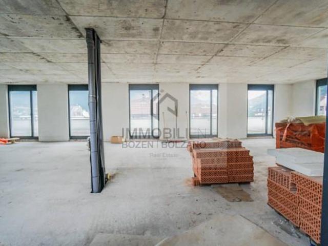 Ufficio in vendita a Burggrafenamt - Burgraviato, Merano - Meran
