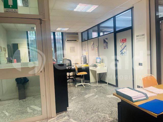 Ufficio in vendita a Municipio 1, Milano