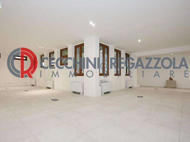 Ufficio in vendita a Municipio 1, Milano