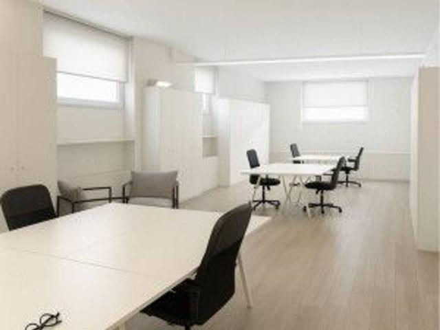 Ufficio in vendita a Municipio 6, Milano