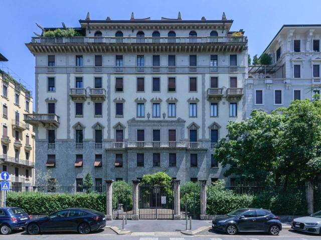 Ufficio in vendita a Municipio 1, Milano