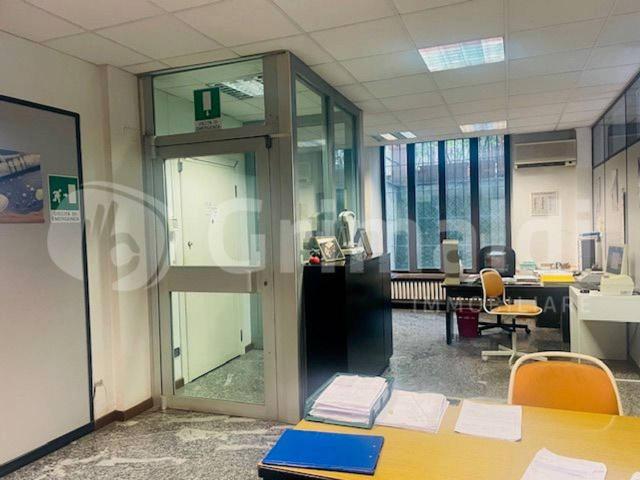 Ufficio in vendita a Municipio 1, Milano