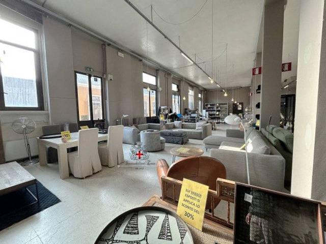 Ufficio in vendita a Municipio 2, Milano