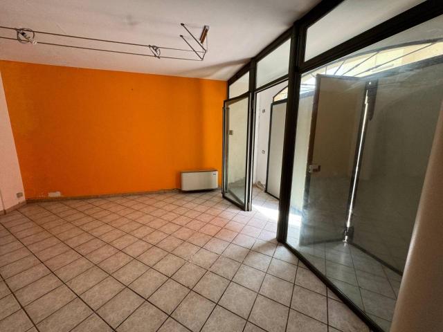 Ufficio in vendita a Unione Comuni Modenesi Area Nord, Mirandola