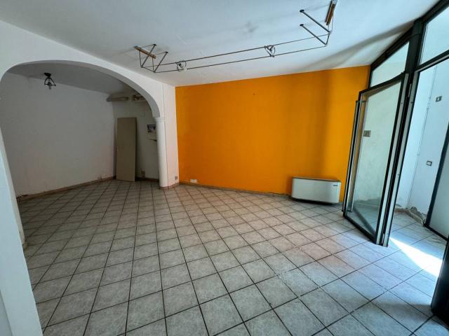 Ufficio in vendita a Unione Comuni Modenesi Area Nord, Mirandola