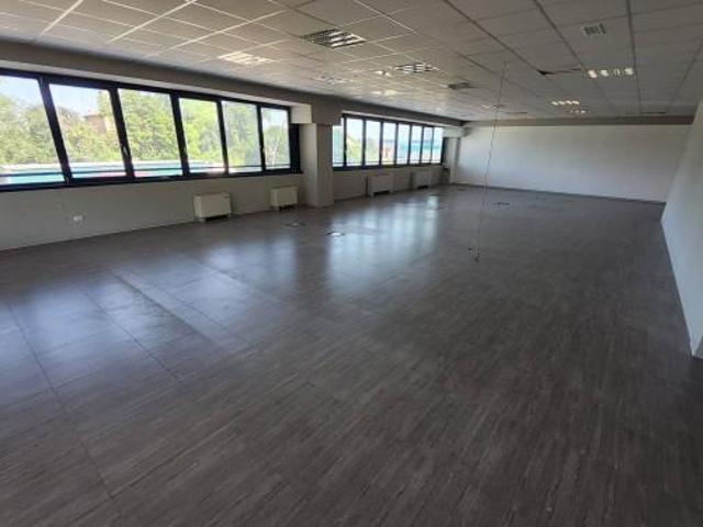 Ufficio in vendita a Unione Comuni Modenesi Area Nord, Mirandola