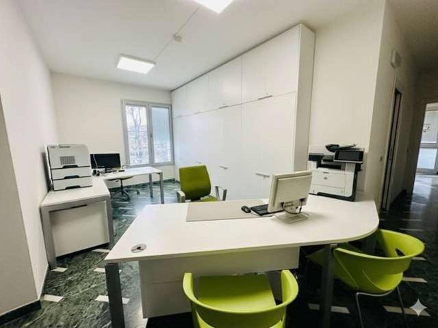 Ufficio in vendita a Unione Comuni Modenesi Area Nord, Mirandola