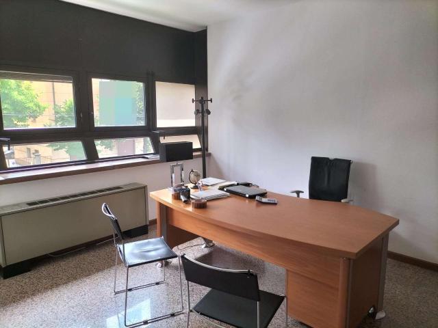 Ufficio in vendita a Buon Pastore-Sant'Agnese-San Damaso, Modena
