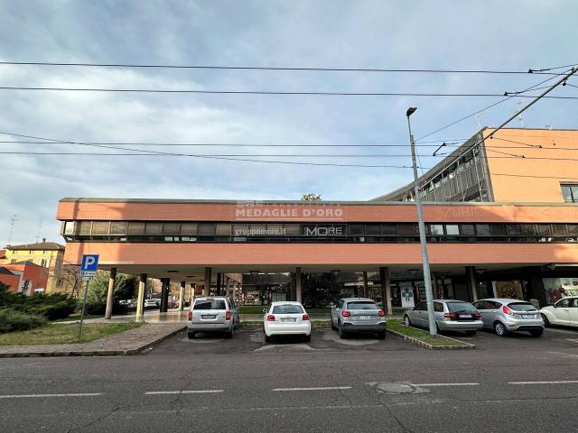 Ufficio in vendita a Buon Pastore-Sant'Agnese-San Damaso, Modena