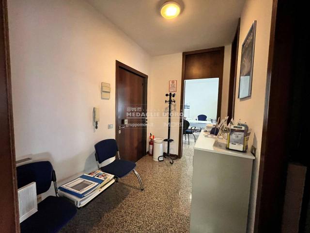 Ufficio in vendita a Buon Pastore-Sant'Agnese-San Damaso, Modena
