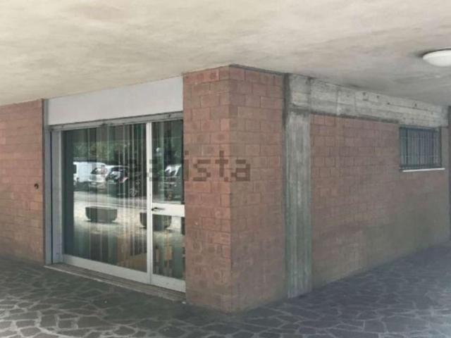 Ufficio in vendita a Crocetta-San Lazzaro-Modena Est, Modena