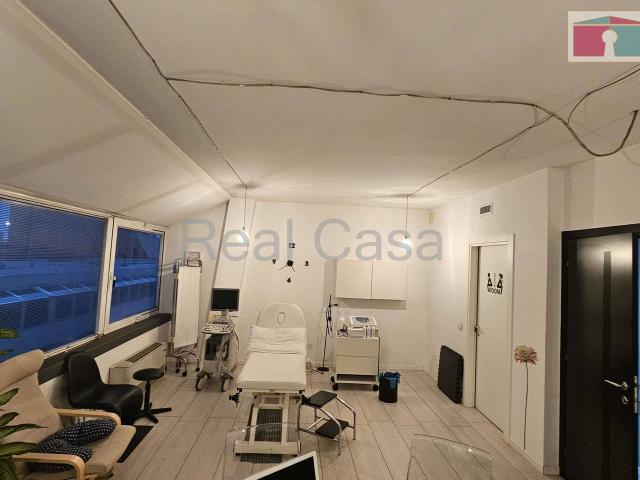 Ufficio in vendita a San Faustino-Madonnina-Quattroville, Modena